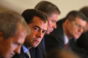 На странице Медведева в «Вконтакте» появились матерные песни